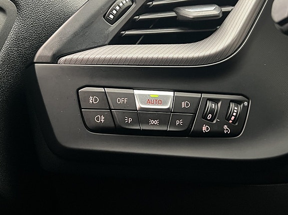 BMW 118i 25 of 30
