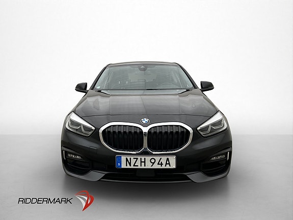 BMW 118i 2 of 5