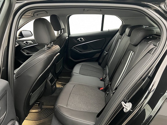 BMW 118i 16 of 30