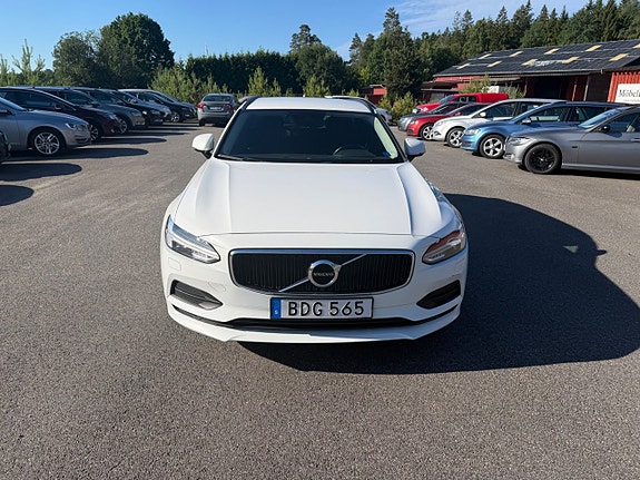 Volvo V90 8 of 23