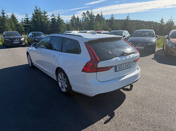 Volvo V90 3 of 5