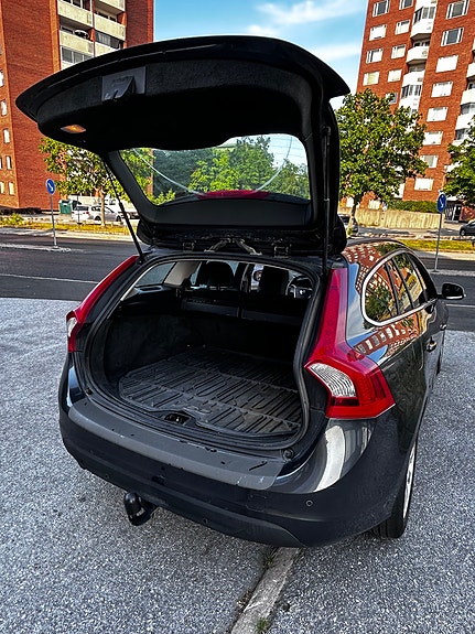 Volvo V60 4 of 5