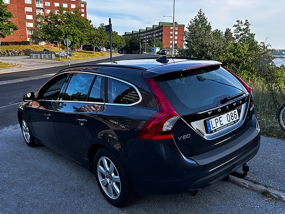 Volvo V60 3 of 5