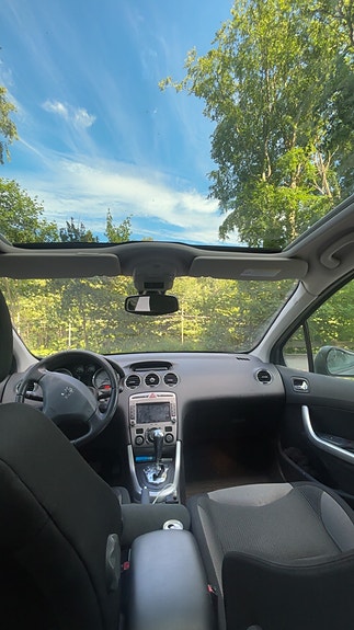 Peugeot 308 2 of 4