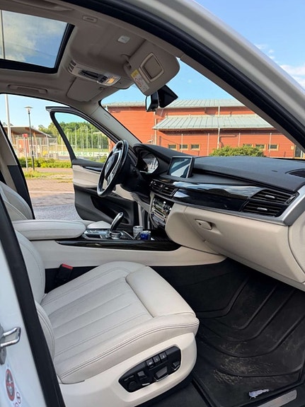 BMW X5 11 of 14