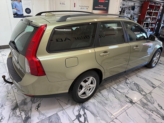 Volvo V50 5 of 5