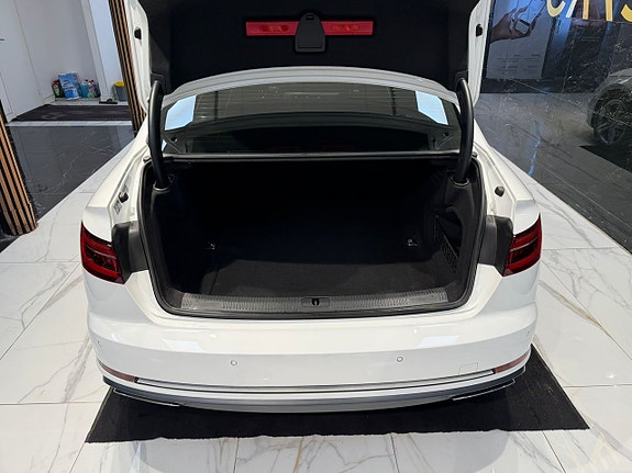 Audi A4 5 of 5