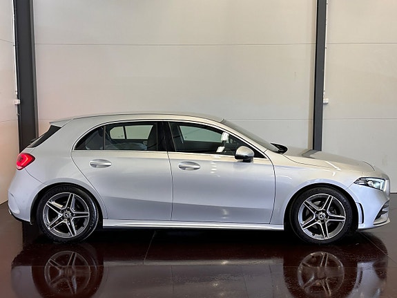 Mercedes-Benz A180 4 of 5