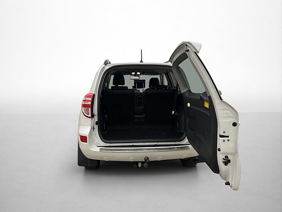 Toyota RAV4 27 of 30