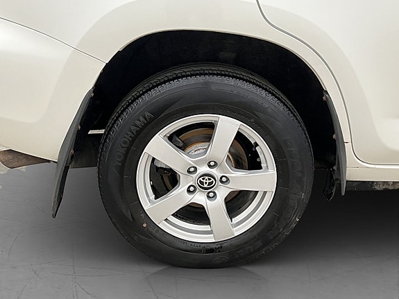 Toyota RAV4 30 of 30