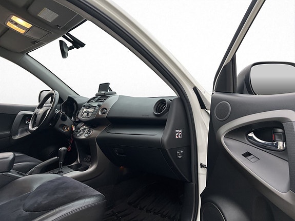 Toyota RAV4 24 of 30