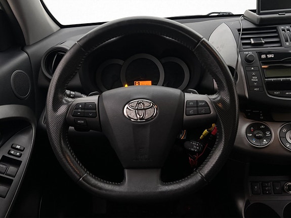Toyota RAV4 12 of 30