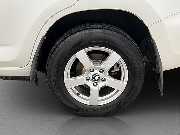 Toyota RAV4 29 of 30