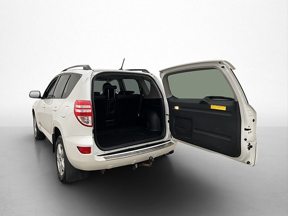 Toyota RAV4 26 of 30