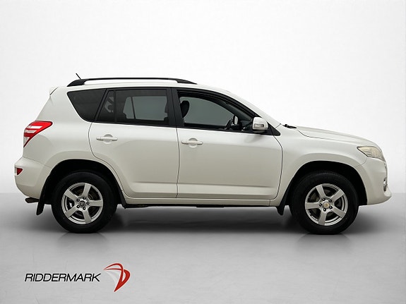 Toyota RAV4 9 of 30