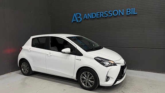 Toyota Yaris 4 of 5