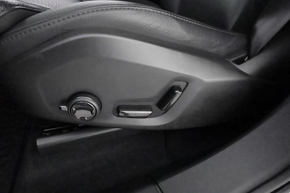 Volvo XC60 12 of 19