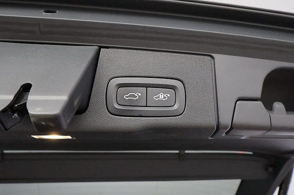 Volvo XC60 15 of 19