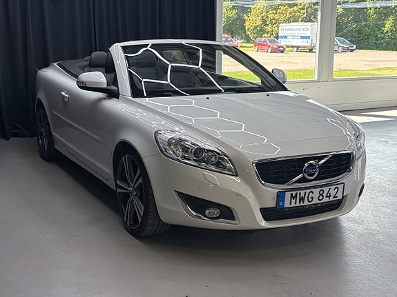 Volvo C70 2 of 5