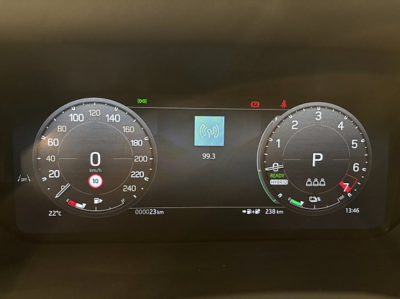 Land Rover Defender 110 13 of 13