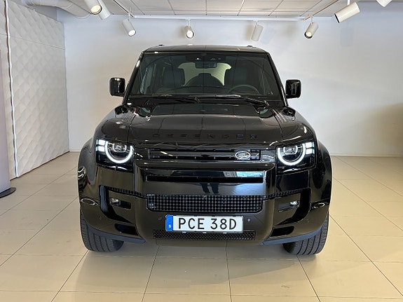 Land Rover Defender 110 3 of 5