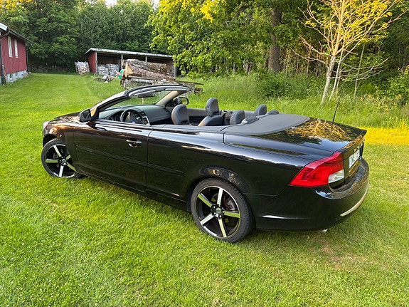 Volvo C70 2 of 5