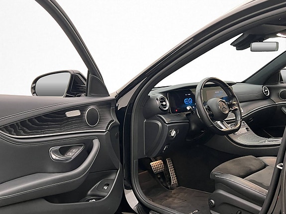 Mercedes-Benz E300 de 10 of 30