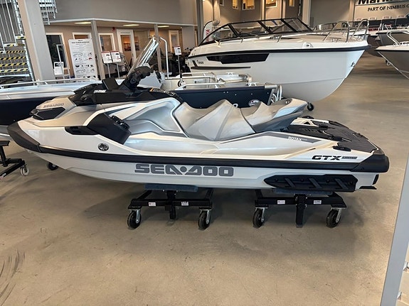 Sea Doo GTX Limited 2025 2 of 3