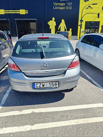 Opel Astra 2 of 2