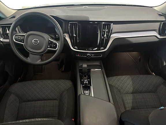 Volvo V60 Cross Country 6 of 14