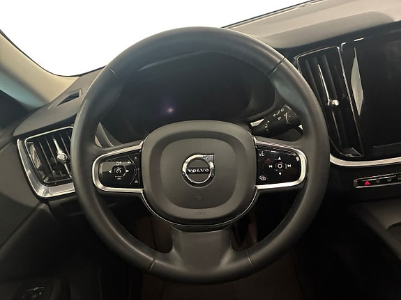 Volvo V60 Cross Country 11 of 14