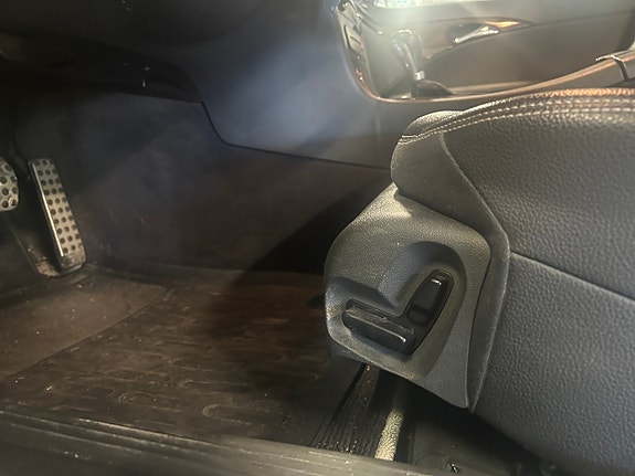 Mercedes-Benz E200 14 of 20