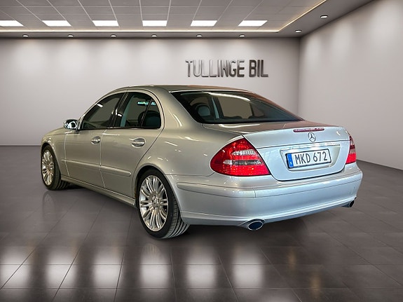 Mercedes-Benz E200 3 of 20