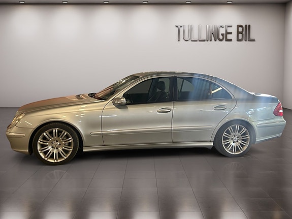 Mercedes-Benz E200 2 of 20