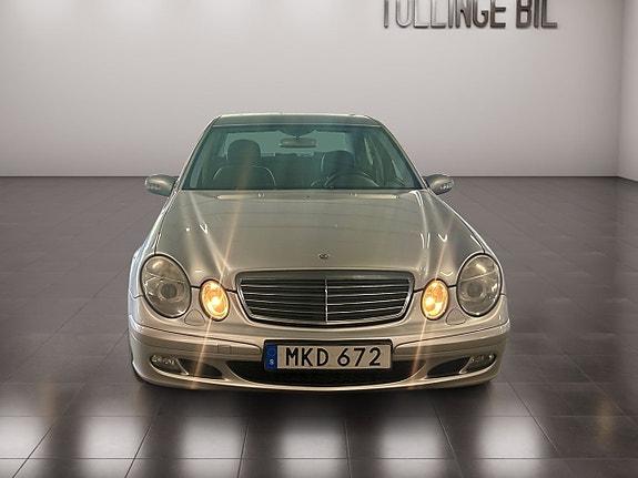 Mercedes-Benz E200 8 of 20