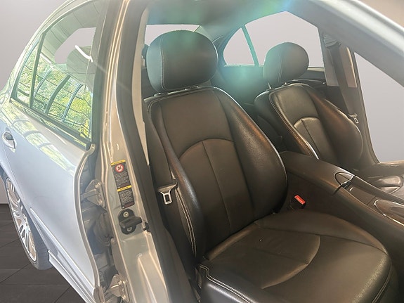 Mercedes-Benz E200 13 of 20