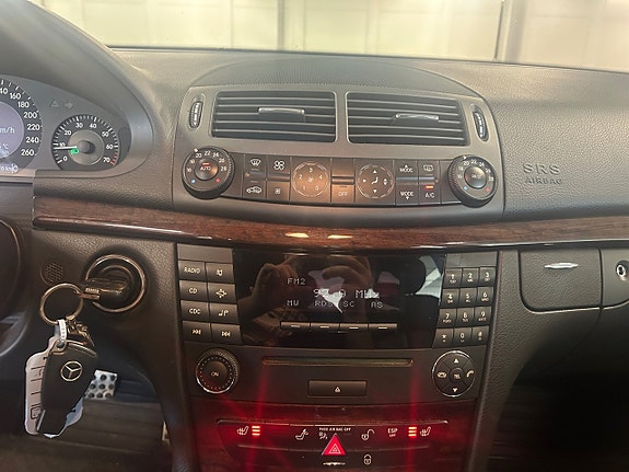 Mercedes-Benz E200 16 of 20