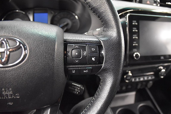 Toyota HiLux 11 of 20
