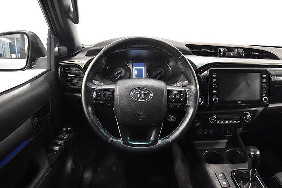 Toyota HiLux 2 of 20
