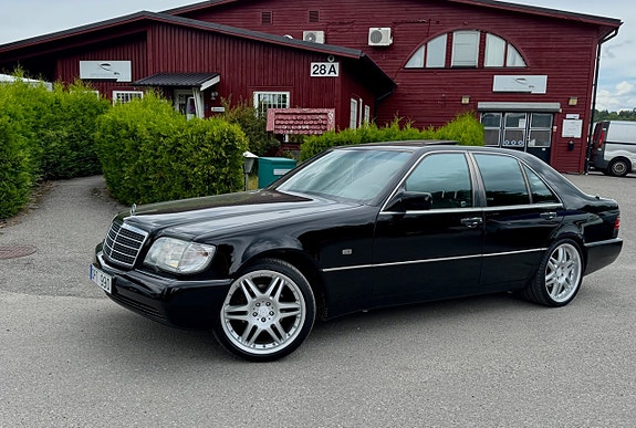 Mercedes-Benz S500 3 of 17