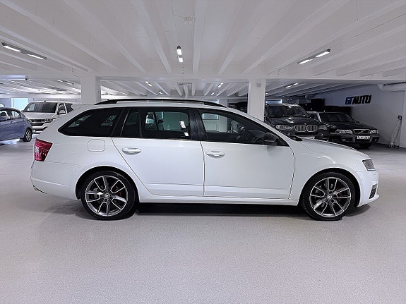 Skoda Octavia 4 of 30
