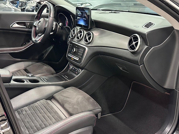 Mercedes-Benz CLA180 19 of 25