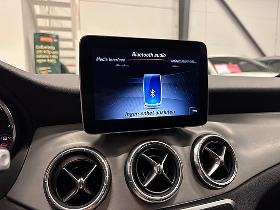 Mercedes-Benz CLA180 10 of 25