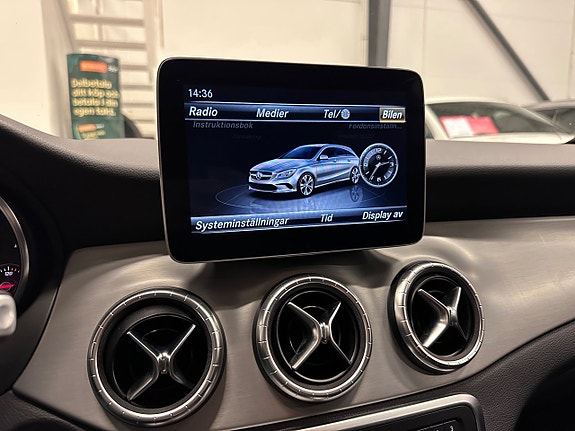 Mercedes-Benz CLA180 7 of 25
