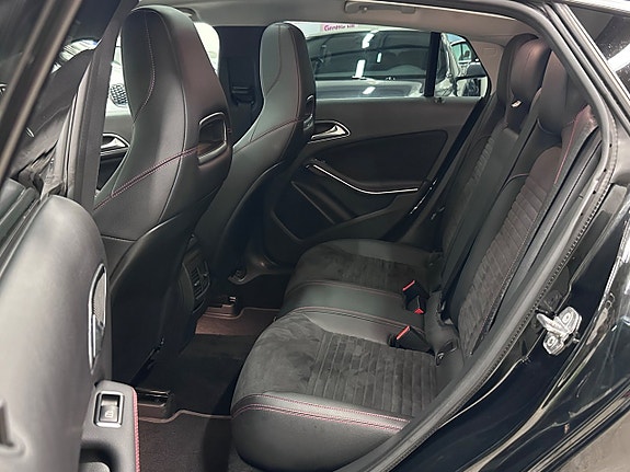 Mercedes-Benz CLA180 12 of 25