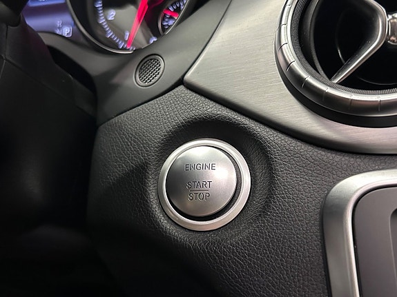 Mercedes-Benz CLA180 24 of 25