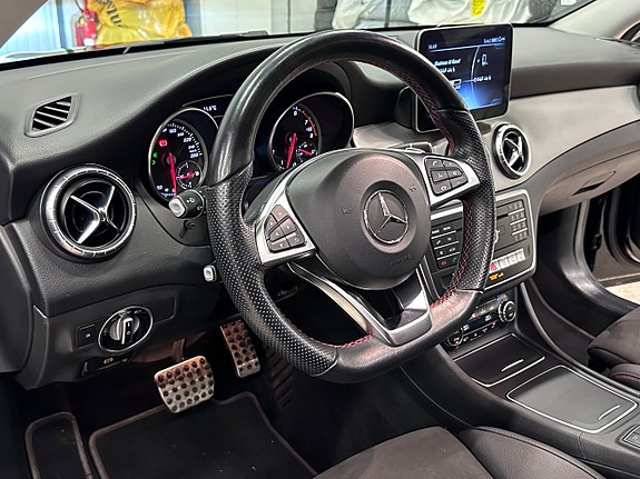 Mercedes-Benz CLA180 22 of 25