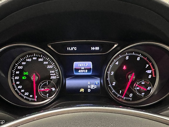 Mercedes-Benz CLA180 23 of 25