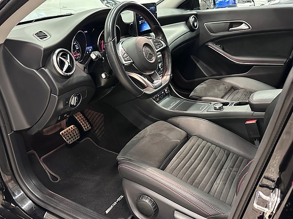 Mercedes-Benz CLA180 13 of 25