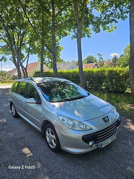 Peugeot 307 2 of 6